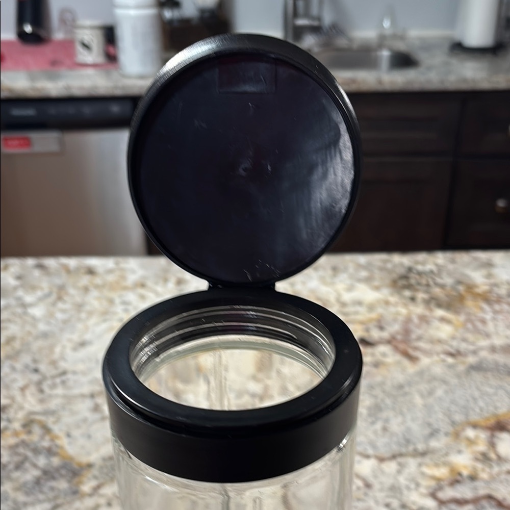 Pasta Container - Picture 2 of 2
